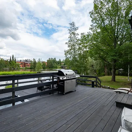 Villa Gaia - Luxury With Jacuzzi And Close To Trainstation 10 Minutes From Tampere City! 1,5 To Helsinki