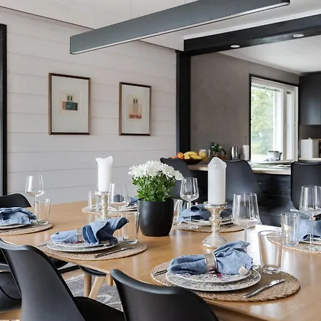 Villa Gaia - Luxury With Jacuzzi And Close To Trainstation 10 Minutes From Tampere City! 1,5 To Helsinki *