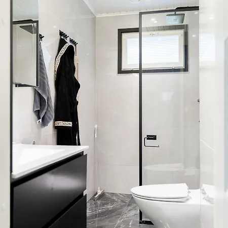 Gaia - Luxury With Jacuzzi And Close To Trainstation 10 Minutes From Tampere City! 1,5 To Helsinki Βίλα