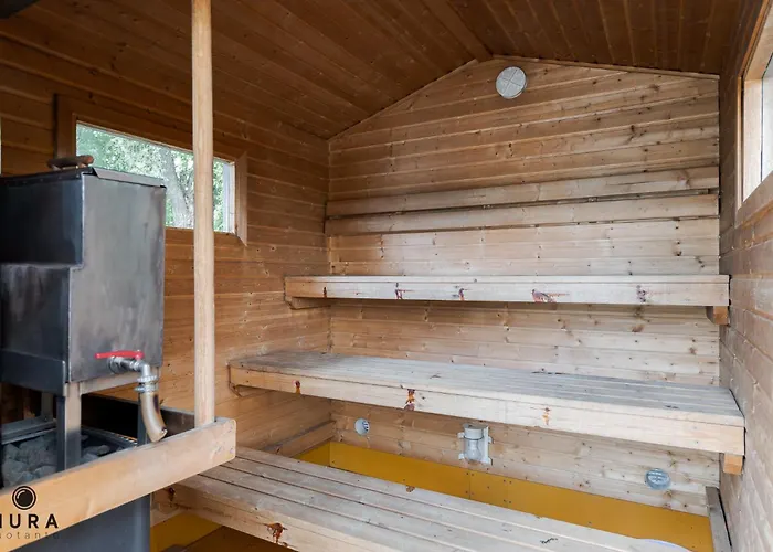 Villa Gaia - Luxury With Jacuzzi And Close To Trainstation 10 Minutes From Tampere City! 1,5 To Helsinki *