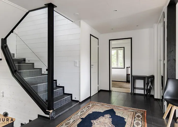 Villa Gaia - Luxury With Jacuzzi And Close To Trainstation 10 Minutes From Tampere City! 1,5 To Helsinki Lempaala