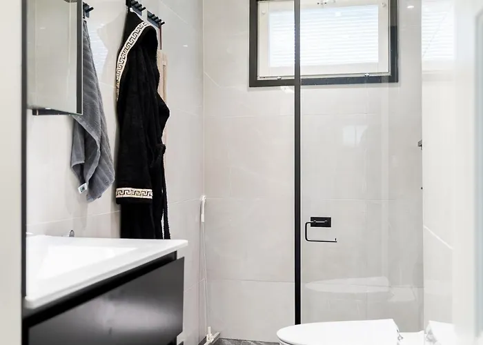 Gaia - Luxury With Jacuzzi And Close To Trainstation 10 Minutes From Tampere City! 1,5 To Helsinki Villa